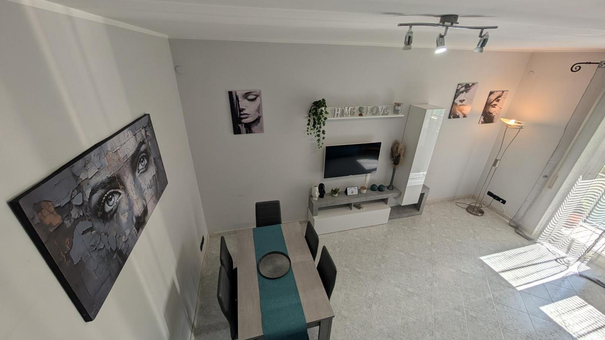 Apartment At Eria's House - 100 M Metro A Subaugusta