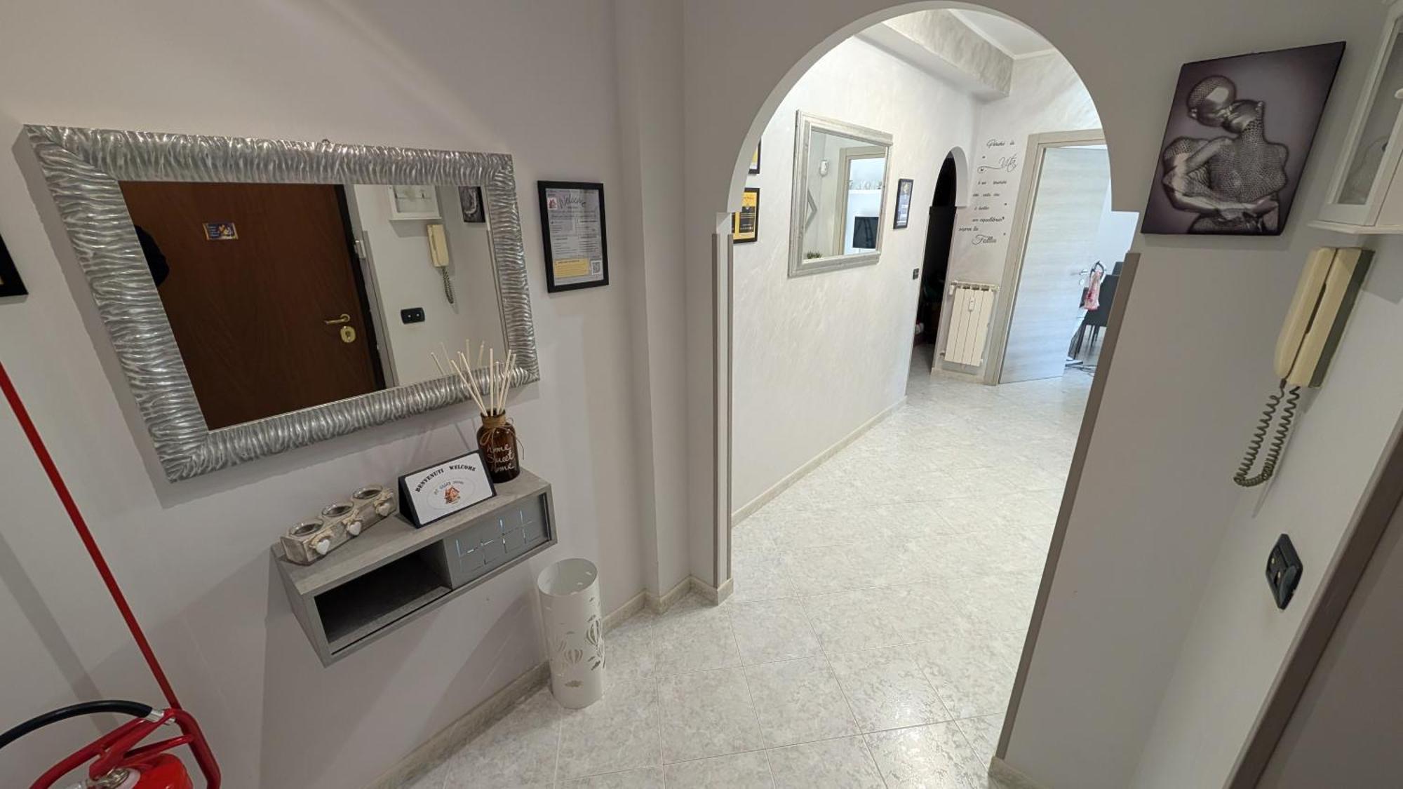 Apartment At Eria's House - 100 M Metro A Subaugusta Rome